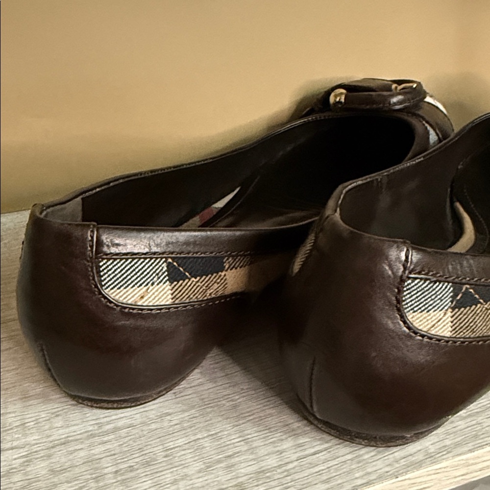 Burberry Women's Checkered Flats - Brown and Black; 39/8.5 - Picture 7 of 9